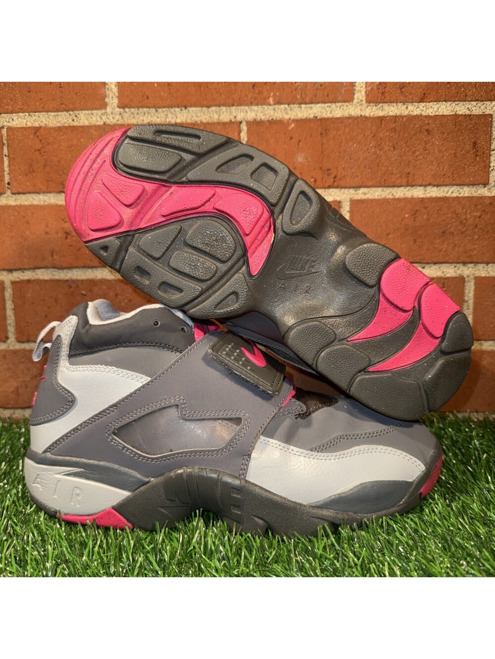 Nike Air Diamond Turf 2 Pink Grey Size 7Y 8.5W 407911-006